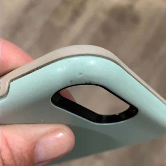 iPhone 8+ Otterbox Symmetry case - Picture 4 of 6